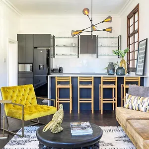Apartment Secure & Central: With Views Of Table Mountain, Kapstadt